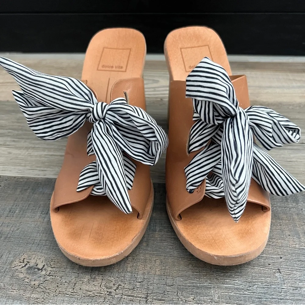 Dolce Vita tan leather sandals platform pinstriped - Picture 7 of 9